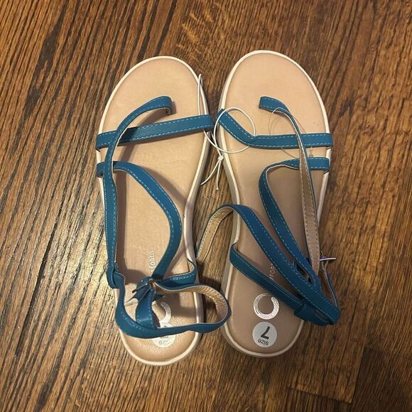 Journee Collection Womens Jeselia Strap Sandals - Picture 3 of 6